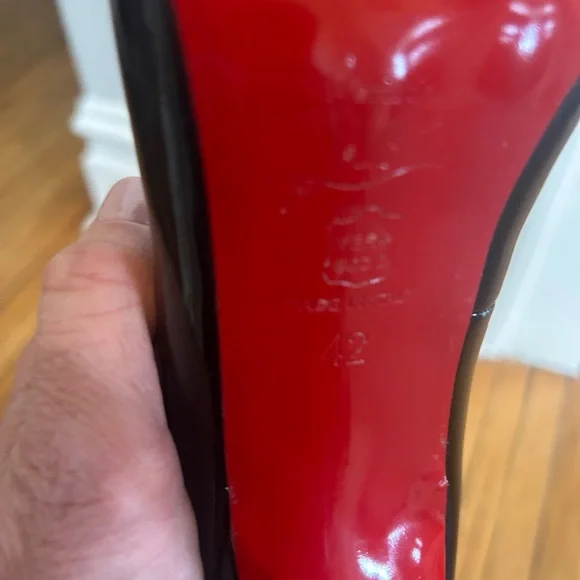 Red bottom heels - Picture 7 of 8